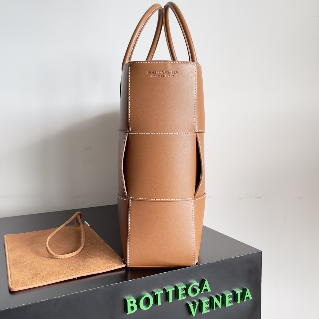 Bottega Veneta Shopping Bags